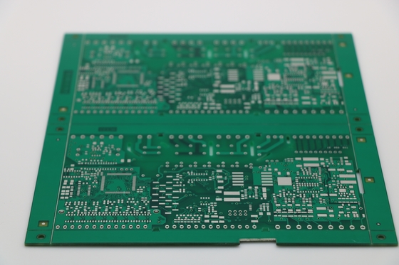 İyi bir fiyat. FR4 Çok katmanlı basılı devre panelleri Yeşil Soldermask Beyaz İpek ekran PCB Montaj Servisi çevrimiçi